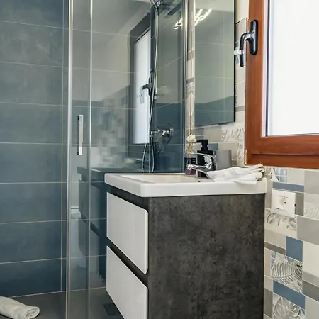 Il Porticciolo 게스트하우스 라 칼레타